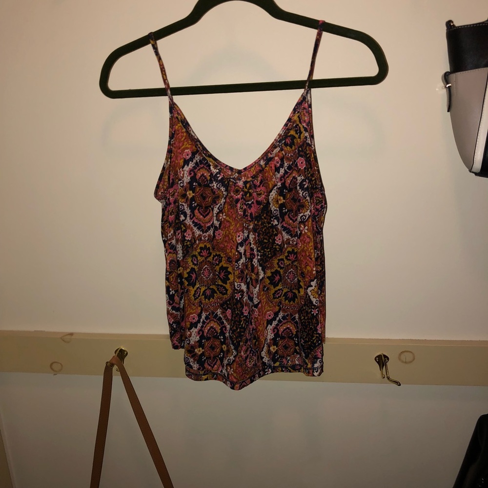 Abstract Design Flowy Tank - Picture 2 of 3